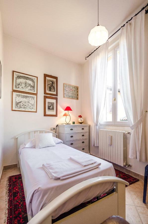 Lupari Apartment, Palazzo Storico Sotto Le Due Torri Bologna Exteriör bild