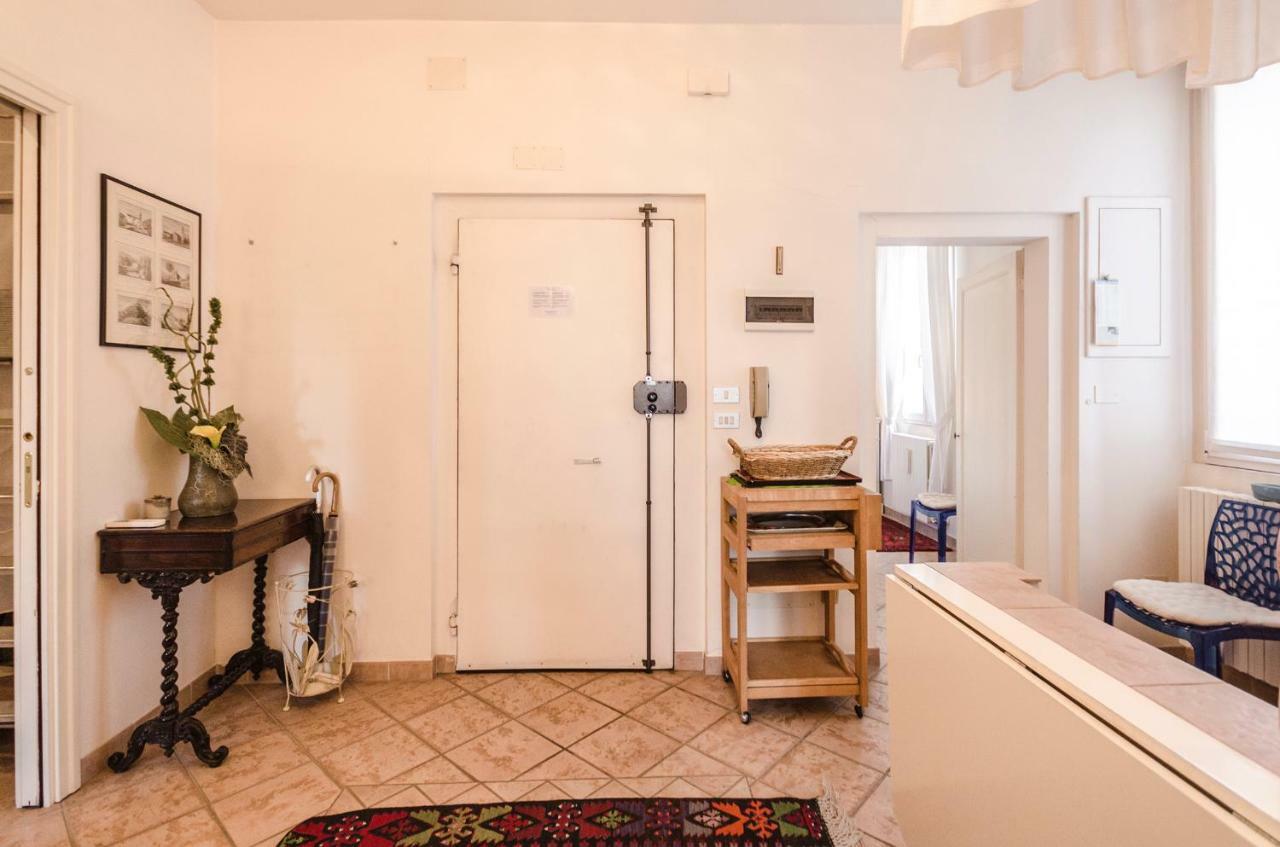 Lupari Apartment, Palazzo Storico Sotto Le Due Torri Bologna Exteriör bild